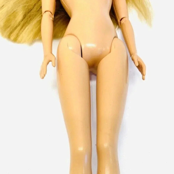 MATTEL BARBIE Doll White Gown 12"Tall Blonde Hair Purple Eyes Articulated Elbows - Picture 9 of 12